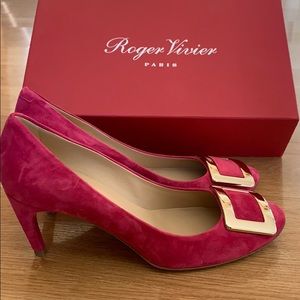 Roger Vivier pink suede pumps